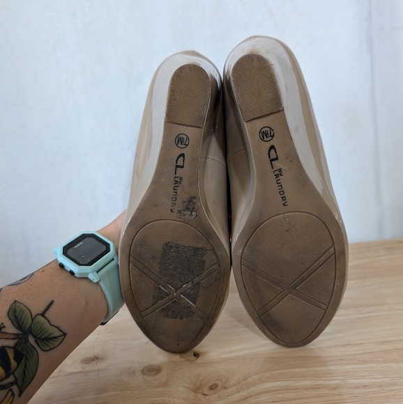 Nude wedge pumps - Picture 3 of 5